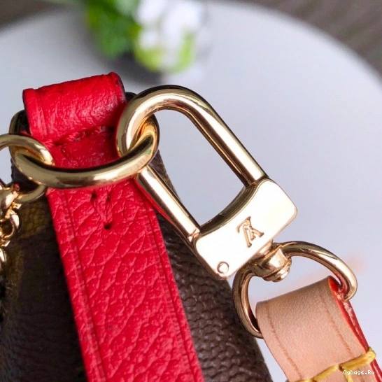 CHANELUTCH Vuitton Louis PALLAS 0114